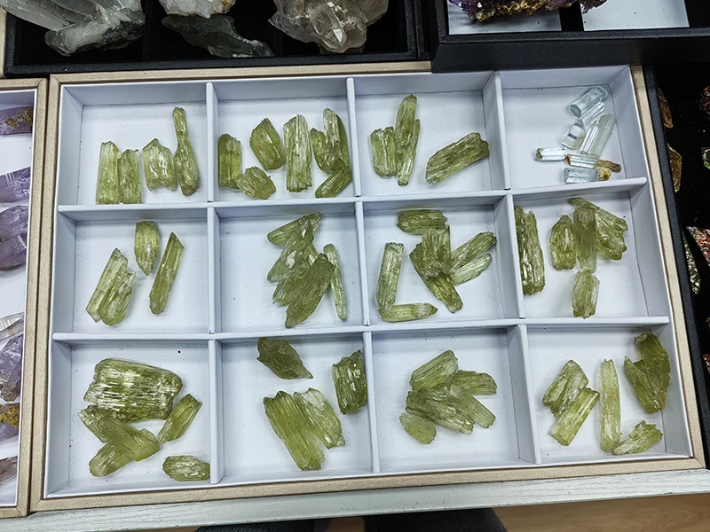 Petalite Stones Healing Stones Green Natural Souvenir Love Gemstone Europe Feng Shui Spanish Jet Healing Energy Energy QS 10pcs