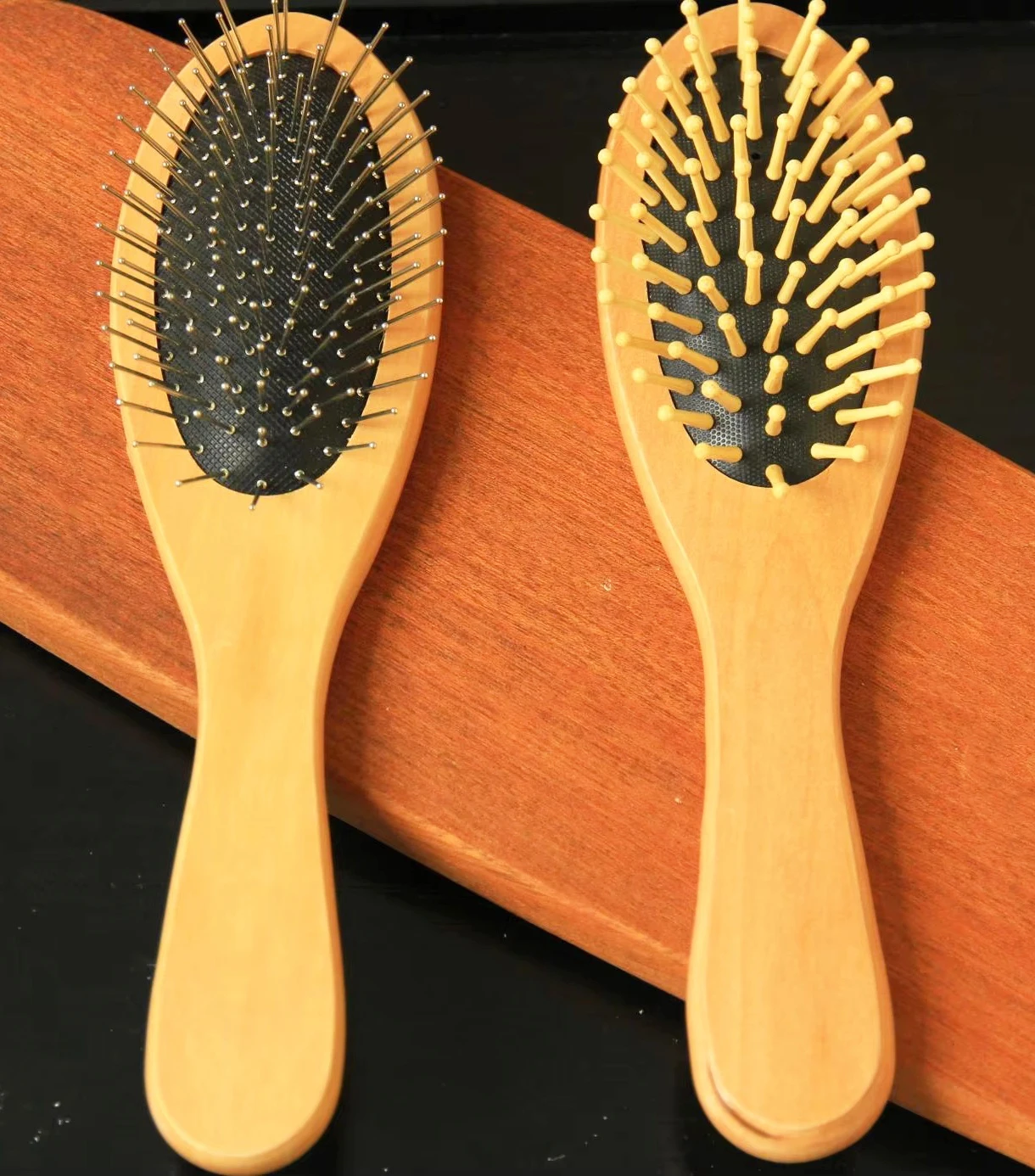 Environmentally Friendly Wood Massage Comb for Hotels Salon Use Durable Teeth Cutting Comb with Steel and Plastic Handle