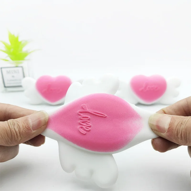 Jincan hot selling New Wings Love Knead Fancy soft glue resilient Love Wings TPR Flour toy gift the most popular toy