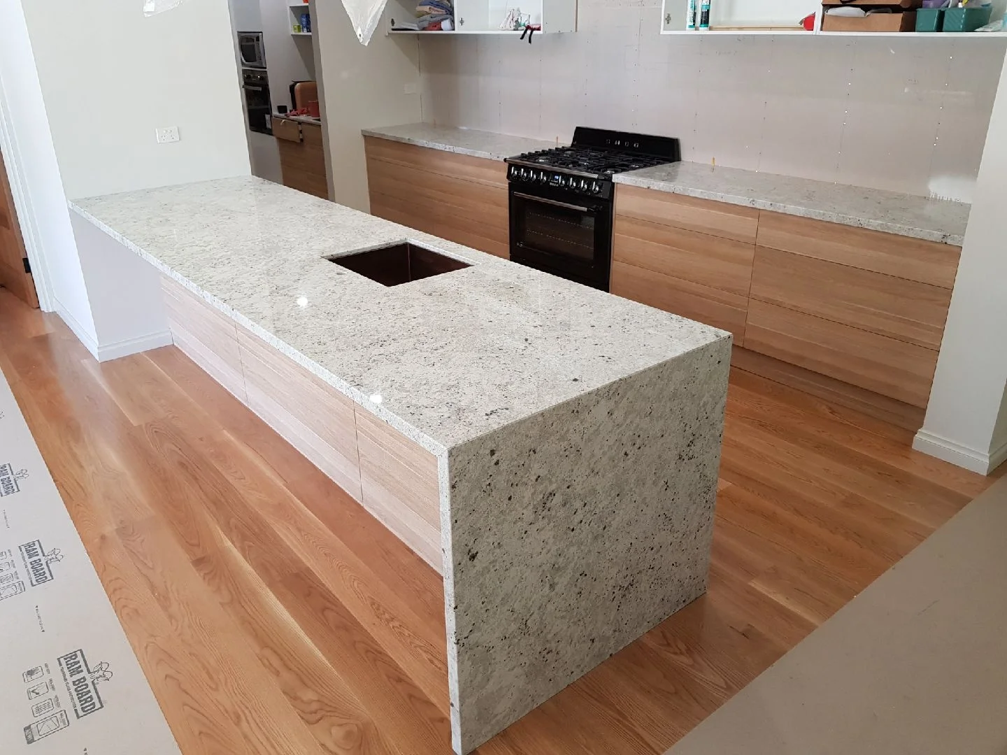 BOTON STONE Factory Polished Cheap White Countertops Worktop Kitchen Granite Benchtops