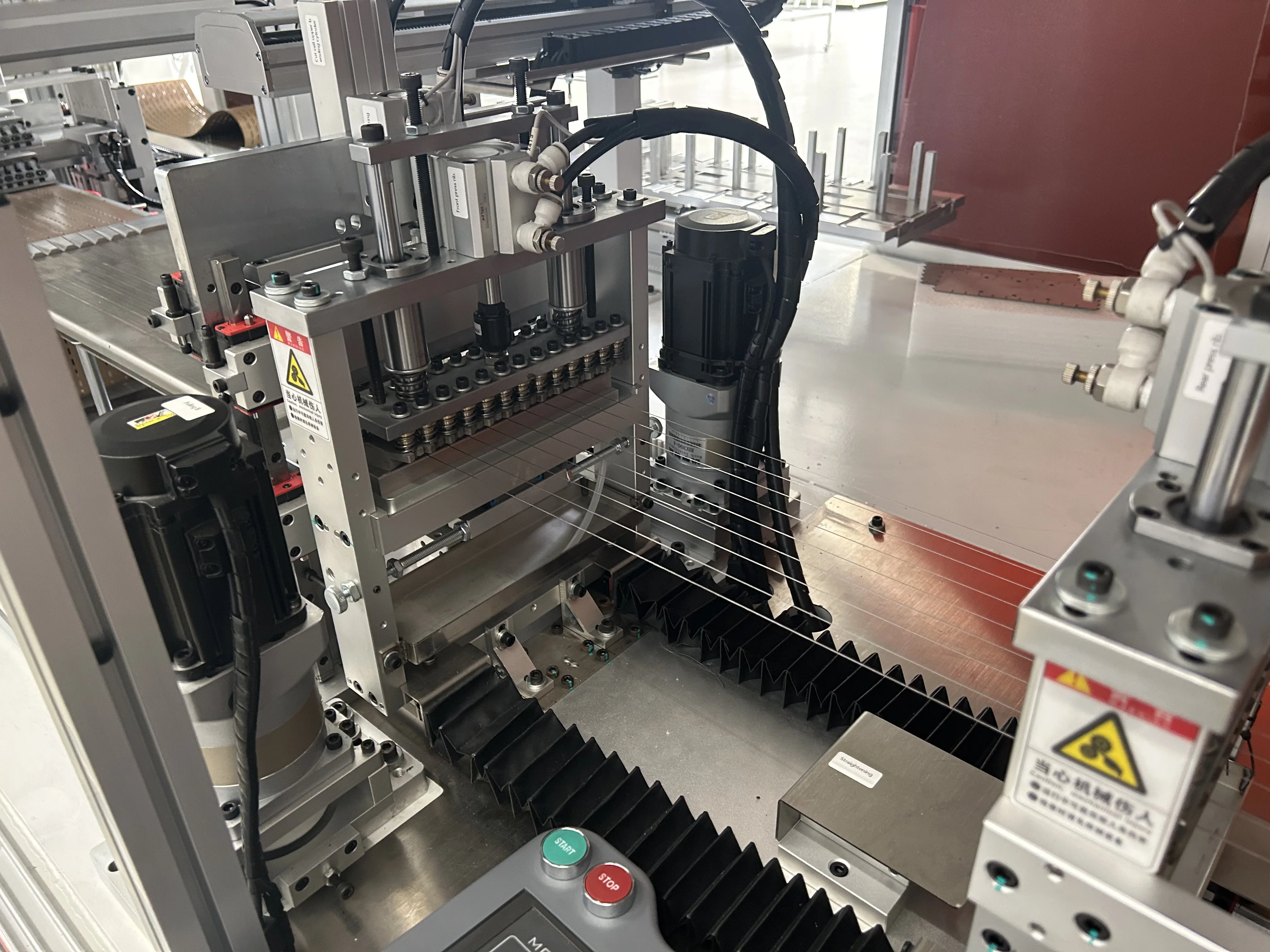 Automatic Stringer Machine 1800 Speed flat soldering ribbon of 0.35-1.6 mm 2-12 BB Solar Cells for Solar Panel Production Line