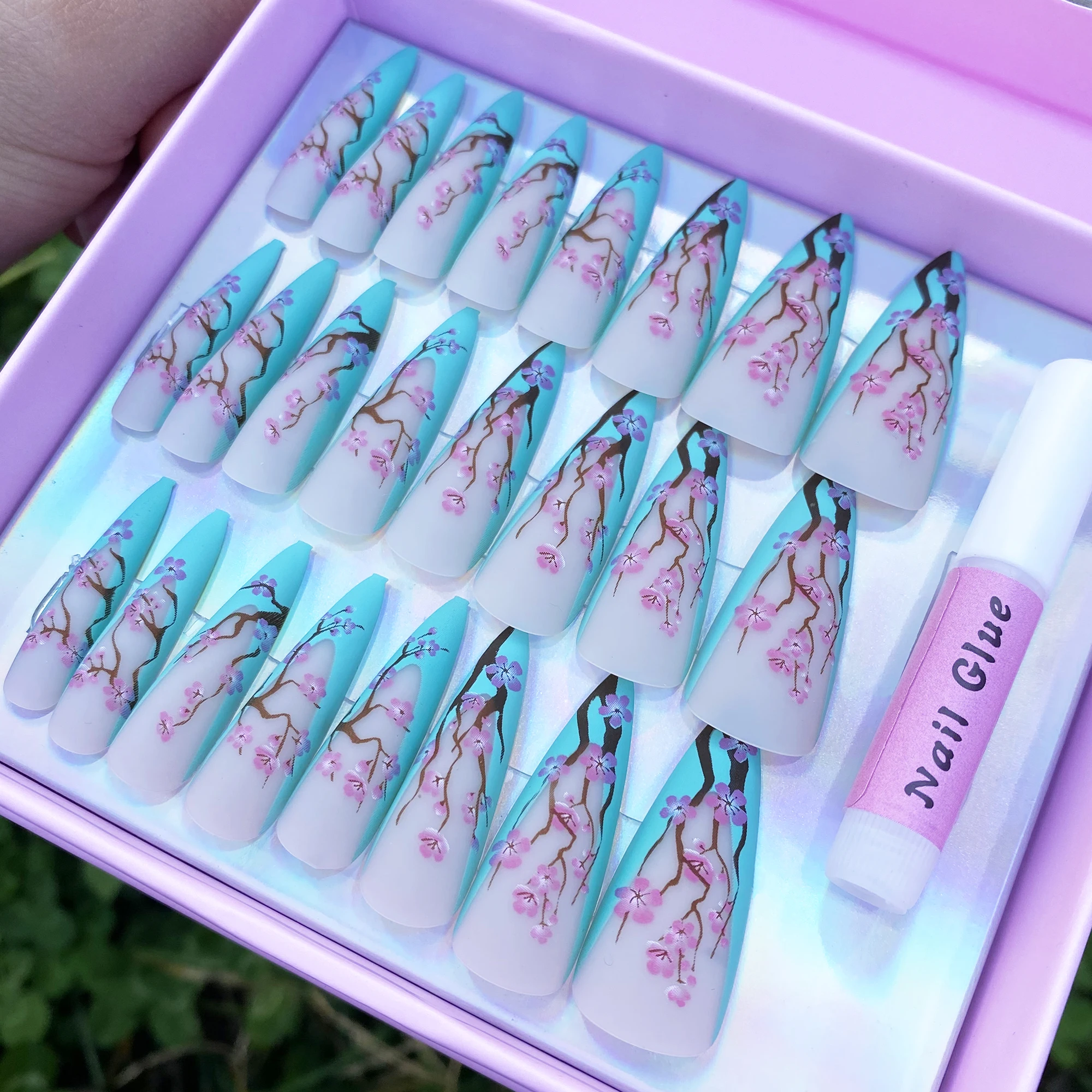 Wholesale high quality mink lashes and press on nails sets for women 24Pcs oval press on nail and lash packaging box