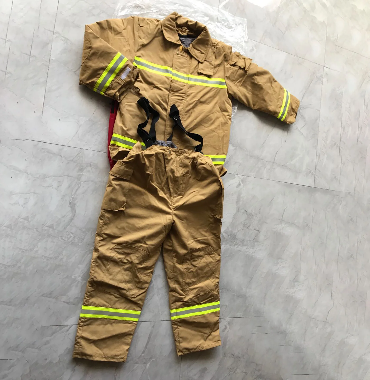 ISO9001 factory sale 4 layers EN469 CE  fireman suit for fire fighting firefighter uniform
