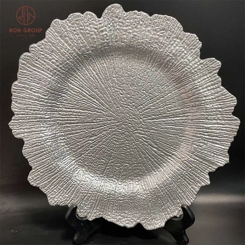 Wholesale Cheap Price Wedding Hotel Banquet Table Decoration Dinnerware Tableware Acrylic Silver Reef Plastic Charger Plates