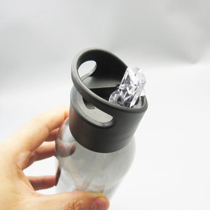 Plastic water bottle customization disposable drink botter with food grade straws for fitness enthusiasts