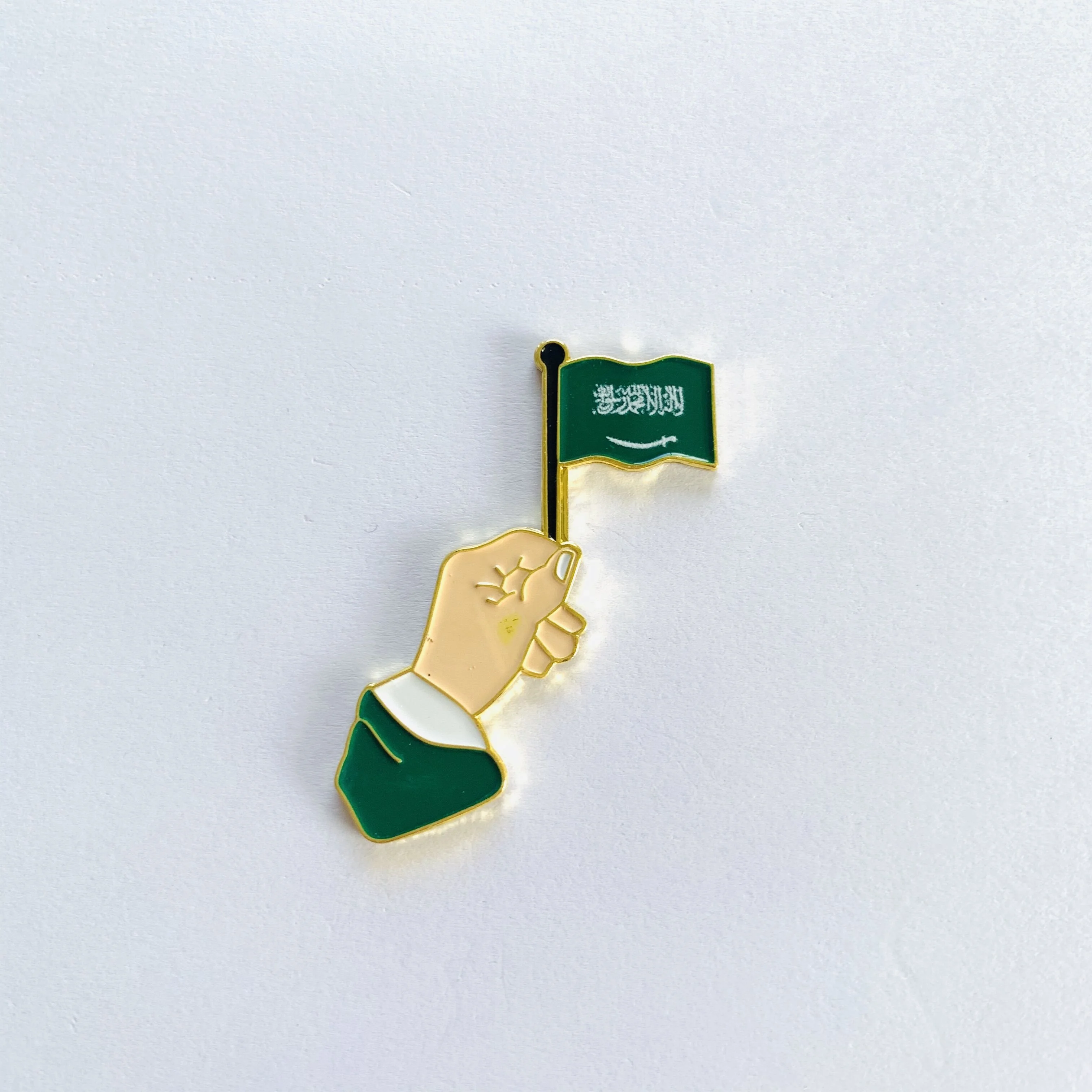 2020 high quality SAUDI ARABIA Enamel Laple Pin Badge Custom Logo Magnetic Lapel Pin Badge