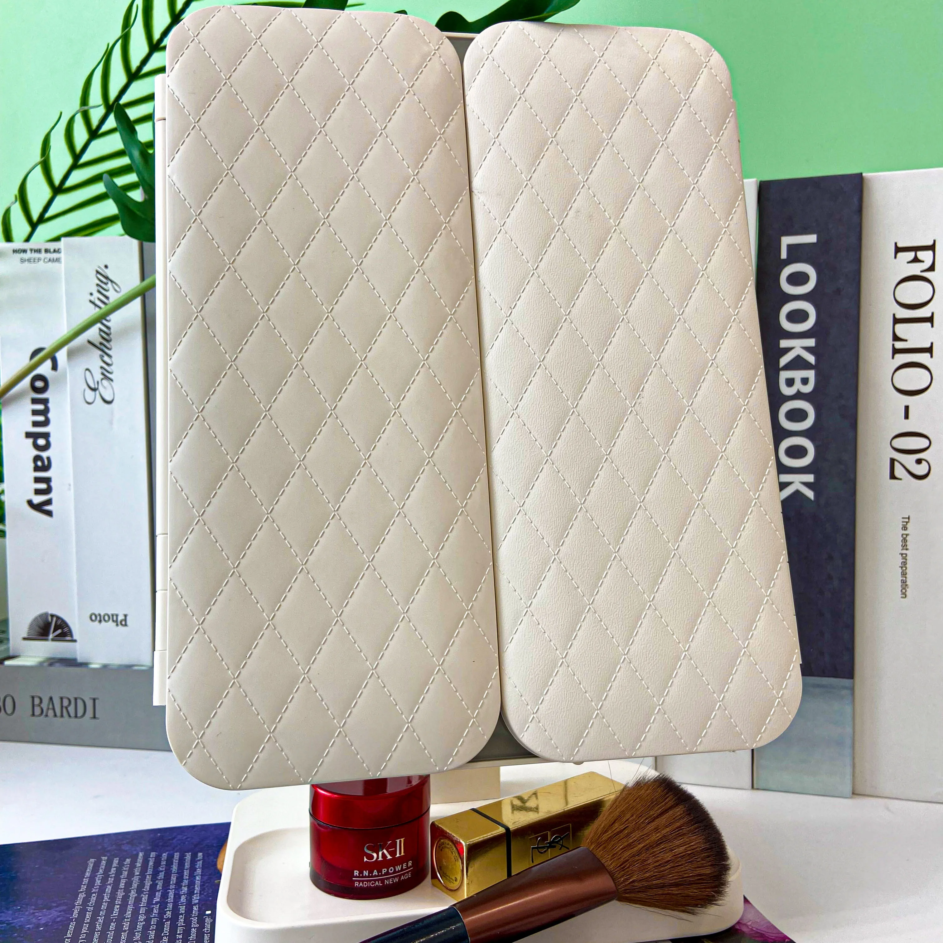 Tri-fold Vanity LED Mirror 1X/2X/3X Magnification 180 Adjustable Rotation LED makeup mirror with  light