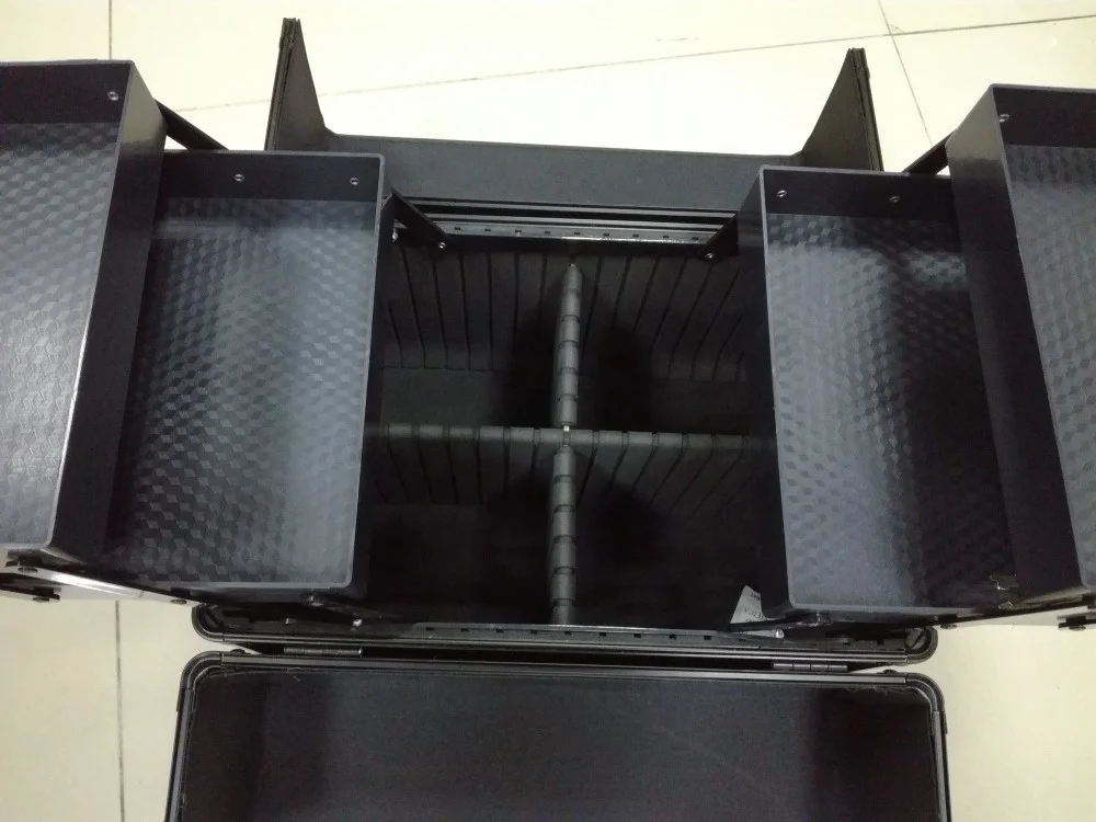 best-seller luxury aluminum cosmetic case makeup case vanity case with tray inside From Manufacturer Winx Foshan,Guangdong,China