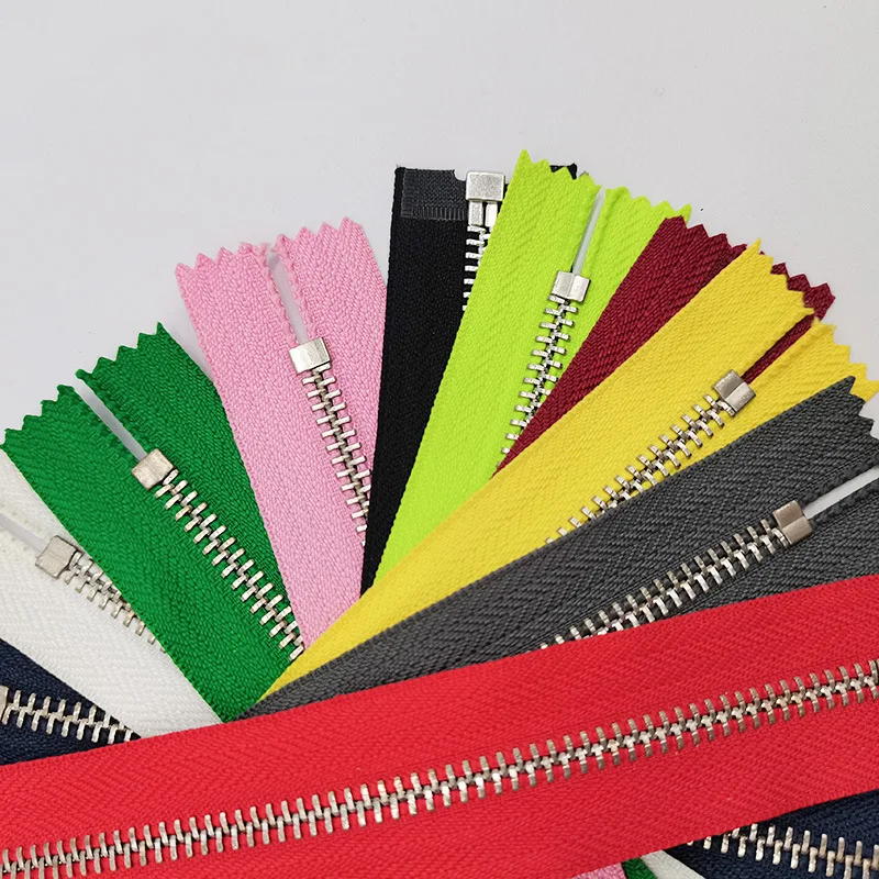 High quality HENGWEI Brand metal zipper rolls for closures #3 #5  custom Colorful durable teeth gold jacket metal zipper