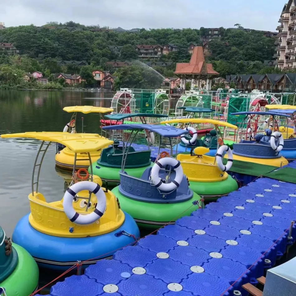 Children playing inflatable boat with motor 12v dc electric motor boat kids water bumper boats for sale