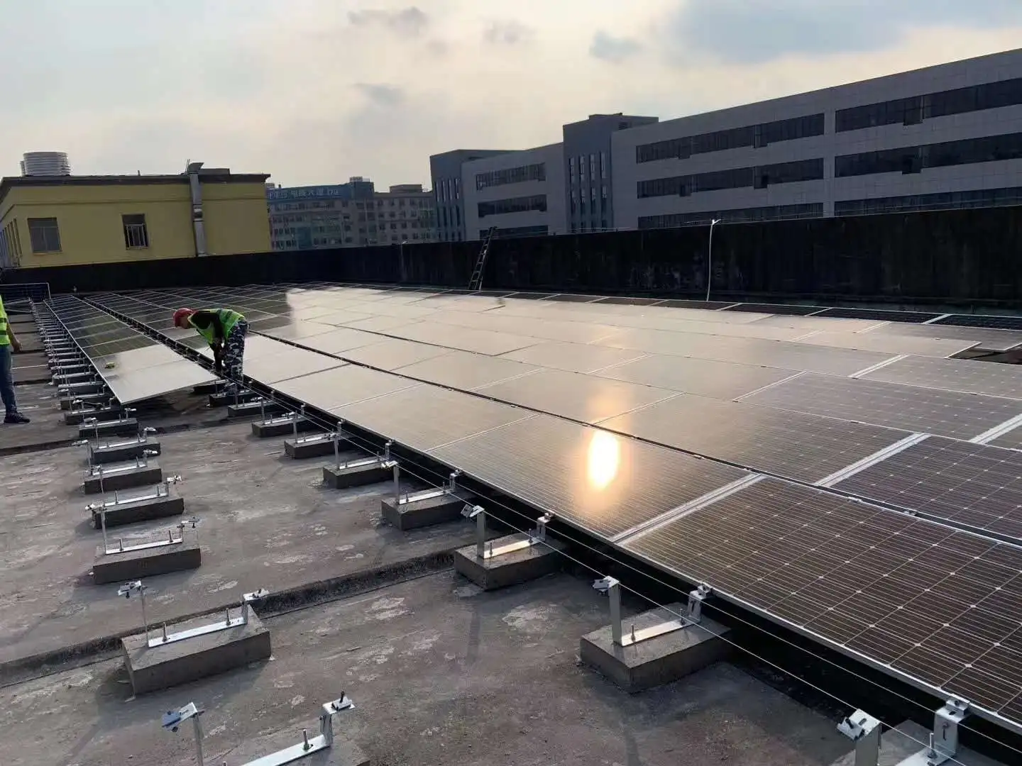 complete hot selling on grid 2kw 3kw 5kw mini solar power panel system kit for home