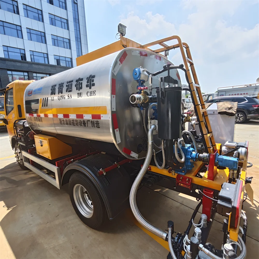 0.8 m3 Factory Automation Emulsion Spray Coating Machine Bitumen Asphalt Sprayer