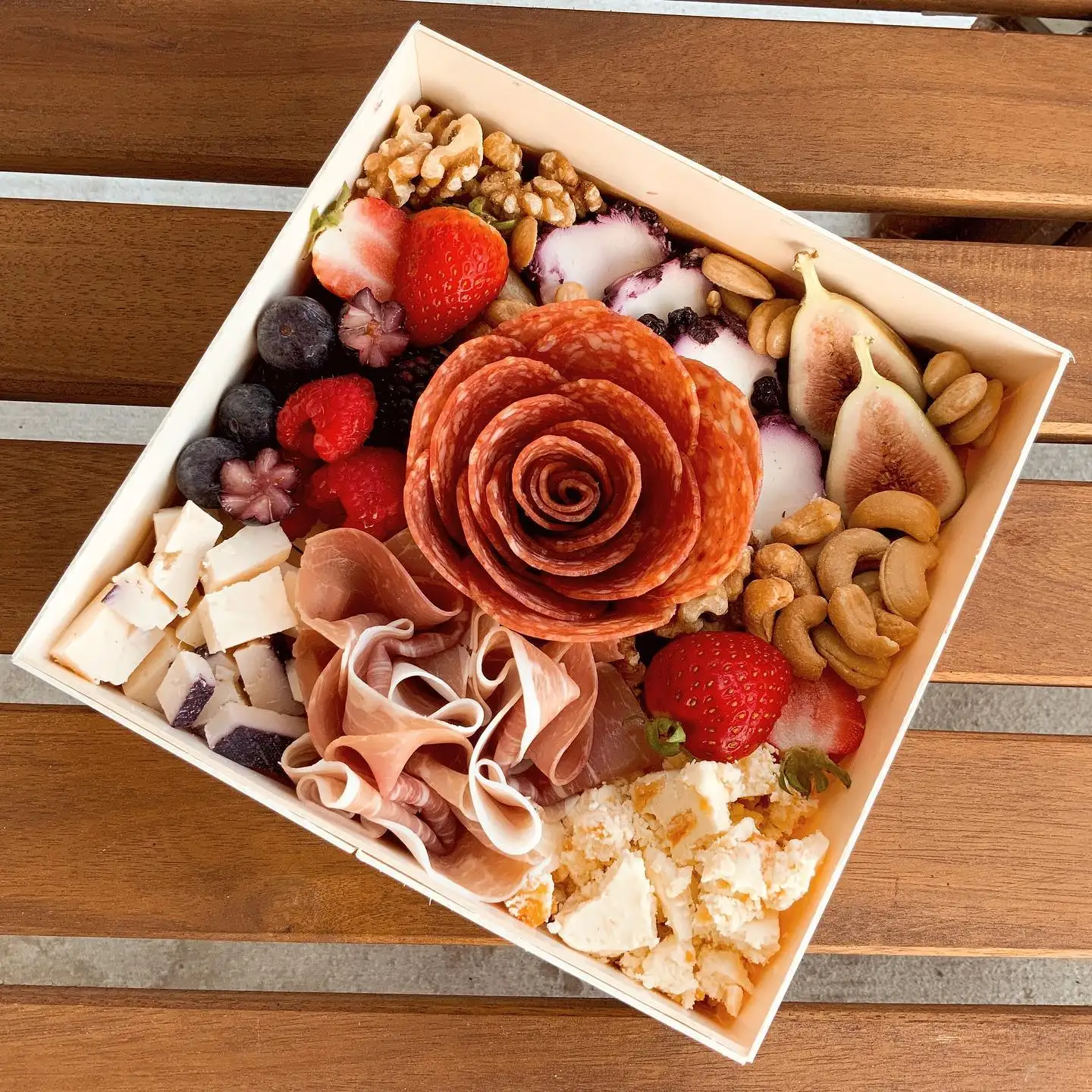 Unfinished Wooden To Go Cheese Meats Platter Box Takeout Gourmet Grazing Box With Wooden Lid