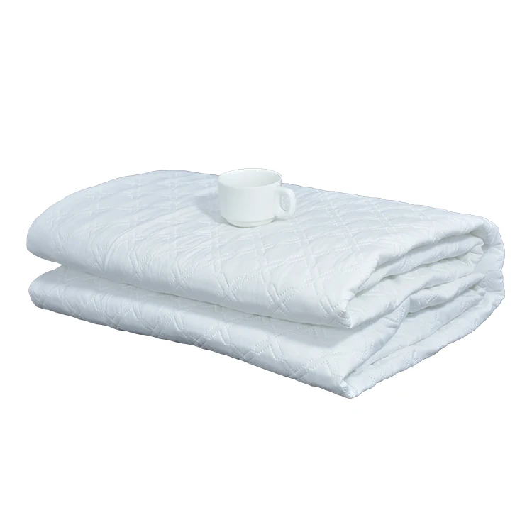 New design king size polyester 100% waterproof mattress protector for hotel room