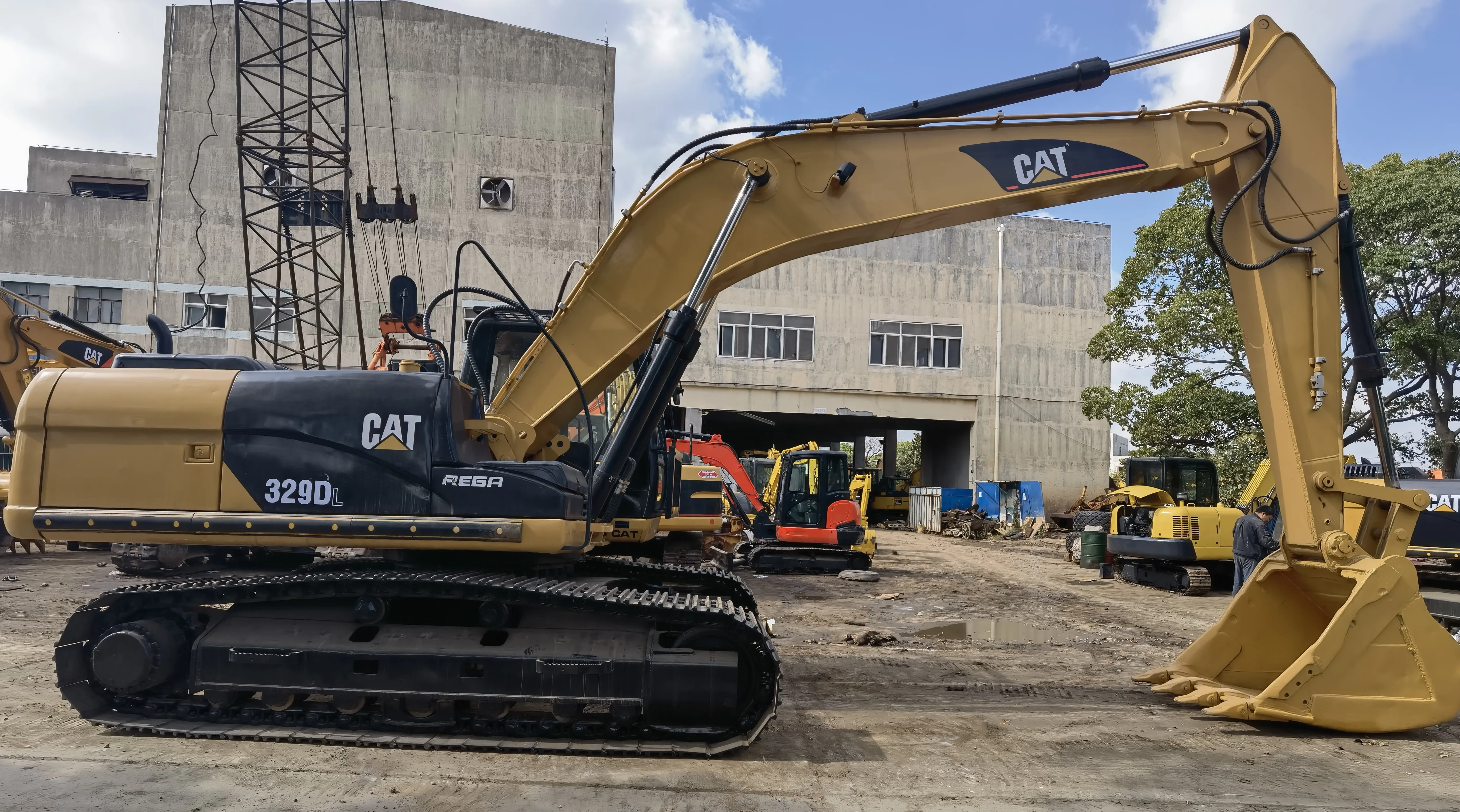 Hot Sale Used Caterpillar CAT 329DL 20ton 30ton Crawler Excavator Core Include Engine Pump Motor Construction Machinery