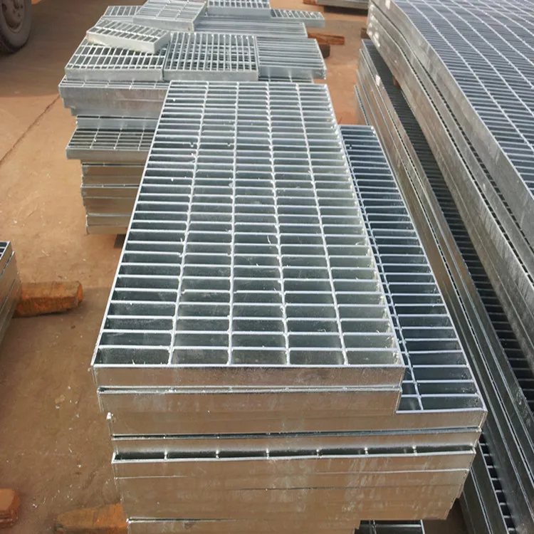Широко используемая напольная решетка из нержавеющей стали 12x12 30x3 противоскользящая стальная гофрированной