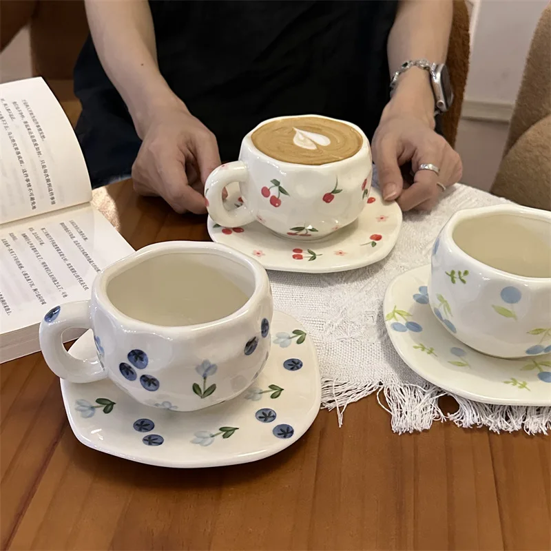 Креативная Минималистичная Корейская милая девушка керамическая кофейная чашка блюдце ручная роспись ягодная вишня необычный подарок