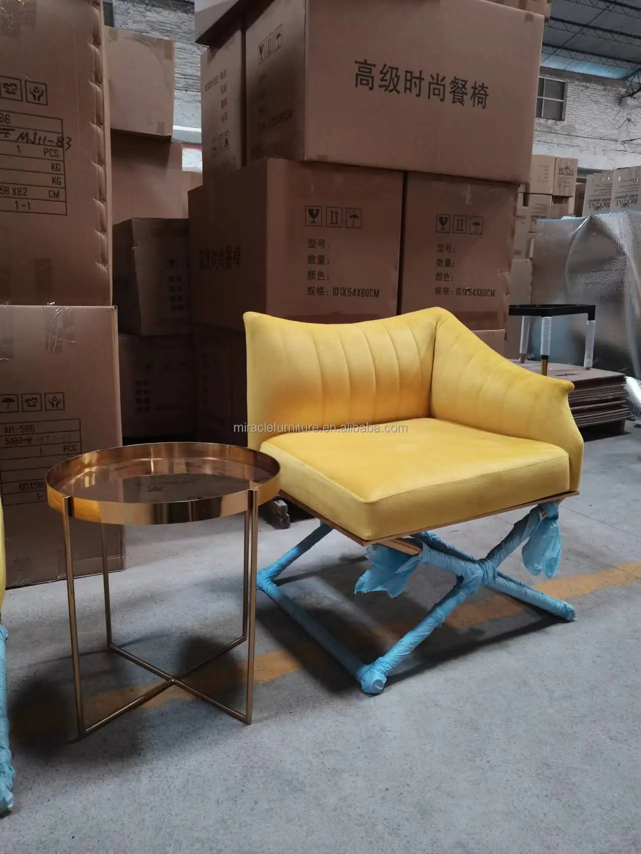 Hot Sales Luxury Stainless Steel Velvet Upholstered Accent Chair Living Room Lounge Chair Lobby Armchair For Hotel Cafe Shope