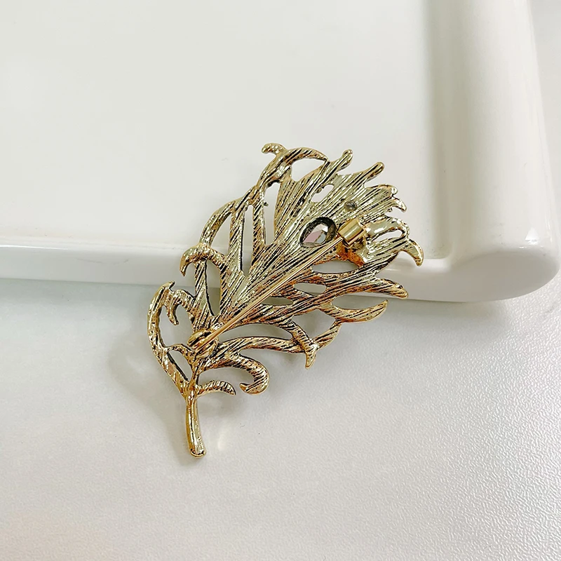 2023 Hot Sale Gemstone Feather Brooches Crystal Rhinestone Peacock Brooch Pin for Women