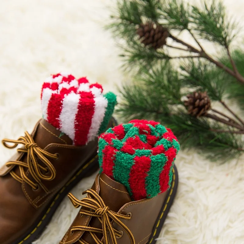 wholesale high quality gift packing fuzzy women christmas socks