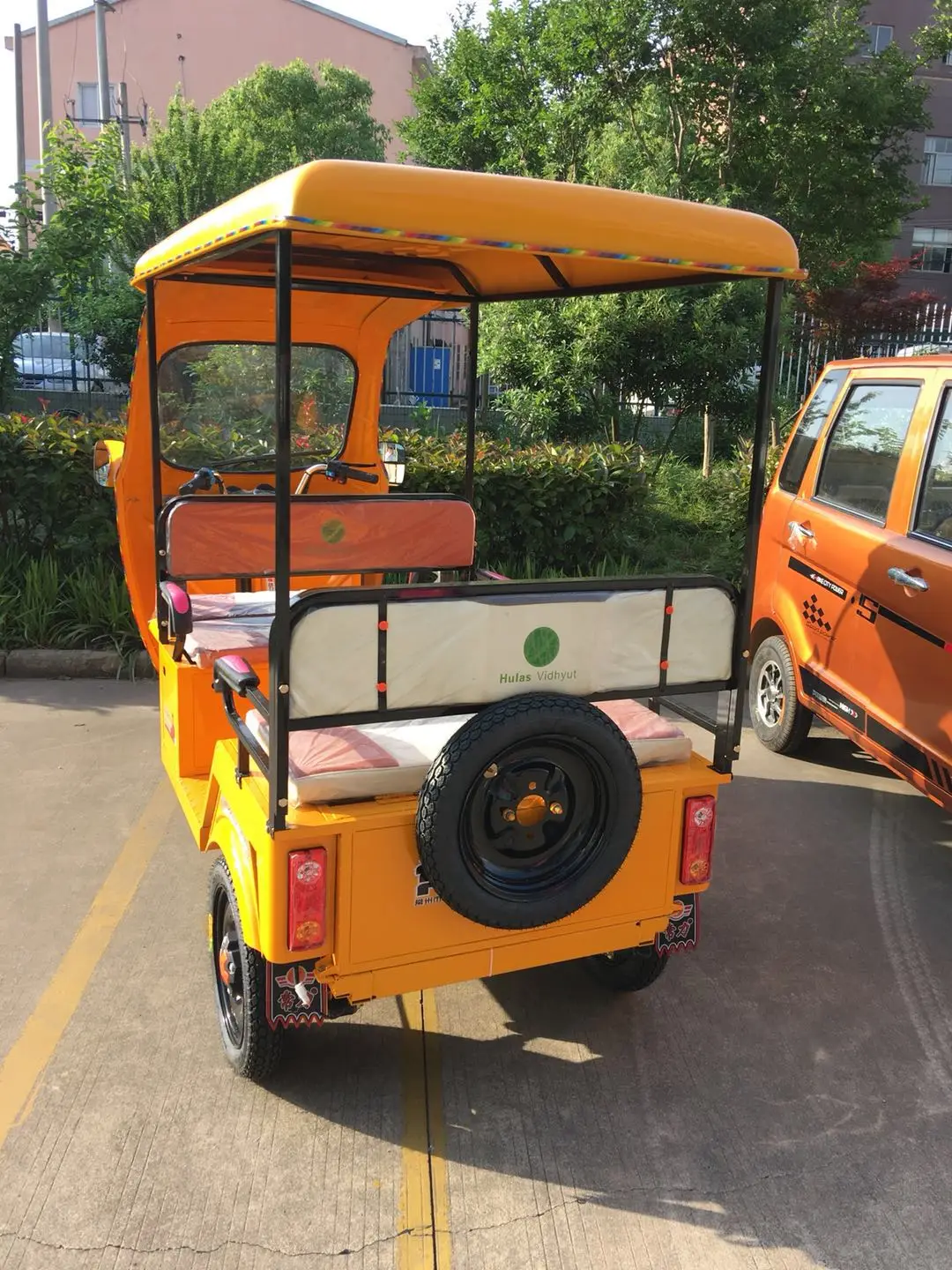 hot sale e-rickshaw 1200w 60V electric tricycle with ABS roof in best price in India