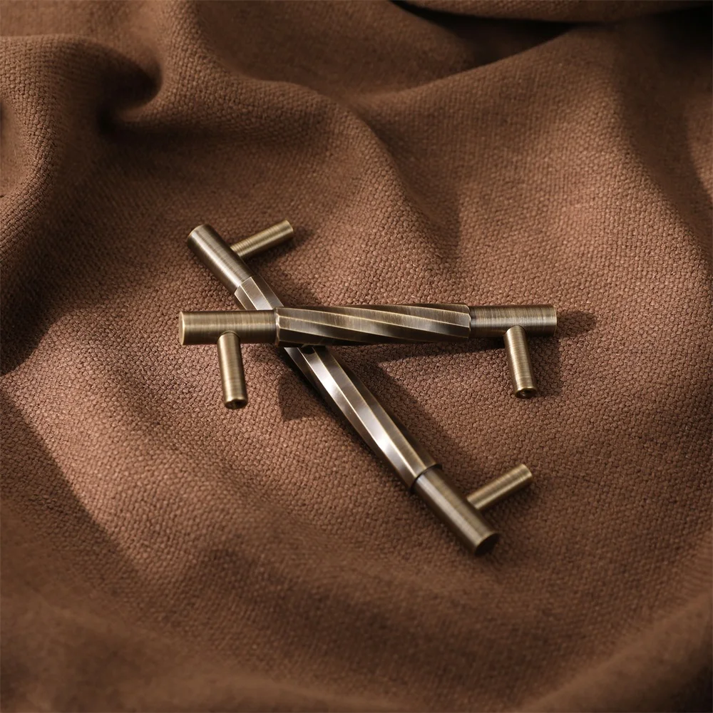 MAXERY Vintage Antique Brass Handle Pulls, Curved Stripes Textured Cabinet Handles, Metal Furniture Handle for Closet Wardrobe