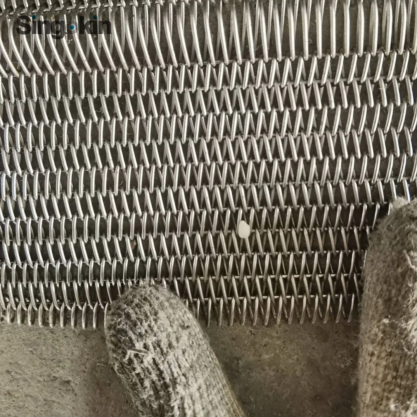 Factory customized Chain Driven Belt Stainless Steel Wire Mesh Conveyor Belt