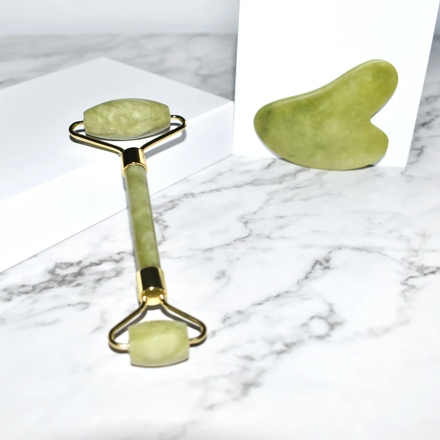 Amazon 100% Natural Jade Roller Heart Shape Gua Sha Massager Jade Facial Roller And Gua Sha Set