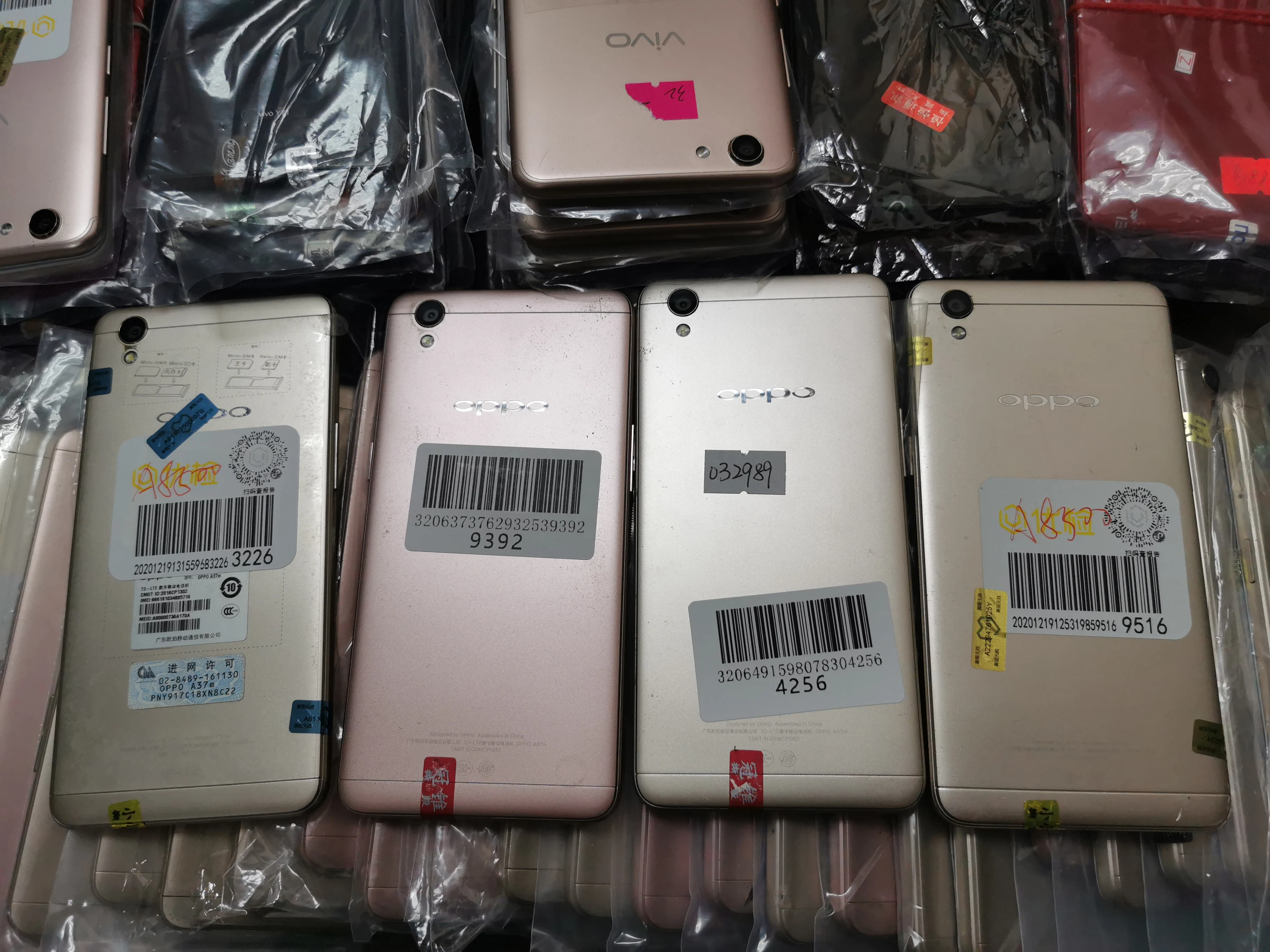 Low price unlocked 2GB+16GB dual SIM global version Android 4G for Oppo A37 original android mobile phones