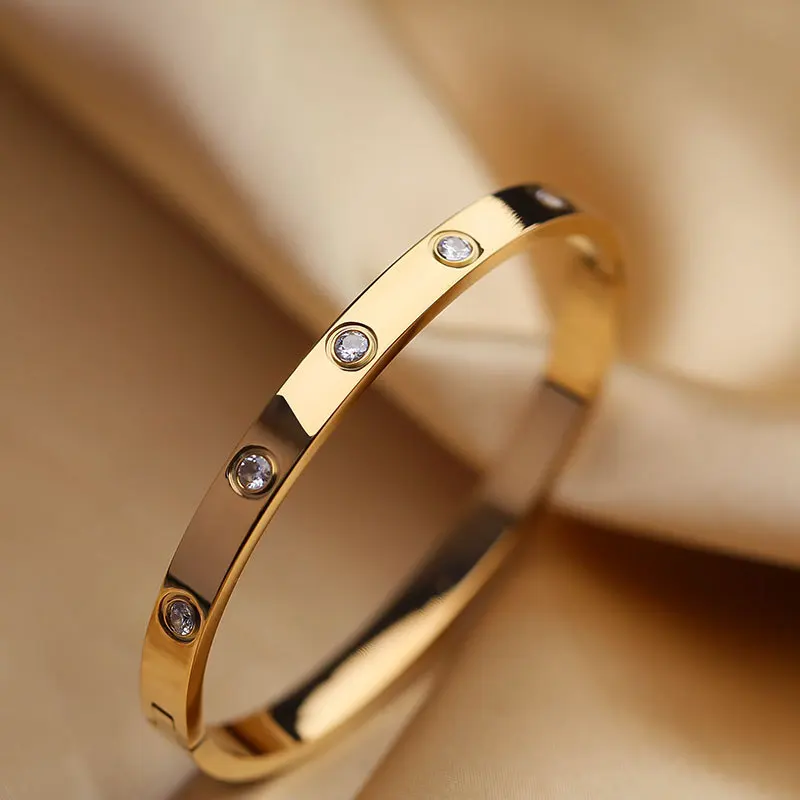Кристалл кубического циркония 18K позолоченный из нержавеющей стали любовный винт известный бренд браслеты и кольца комплект