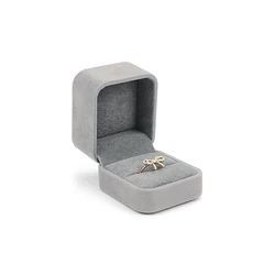 Wholesale High Quality Custom Luxury Cream Velvet Light Pink Flip Display Vintage Plastic Packaging Box Jewelry Box