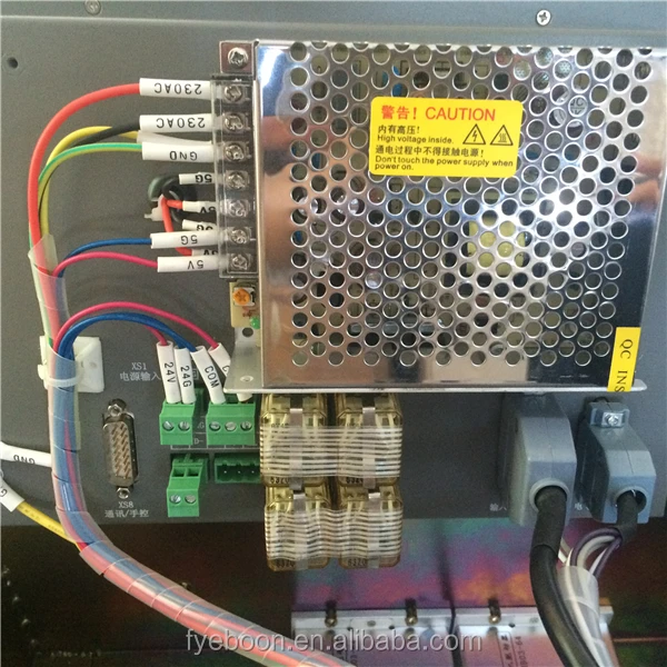 Flame / plasma / gas multifunctional cutting machine for cutting metal