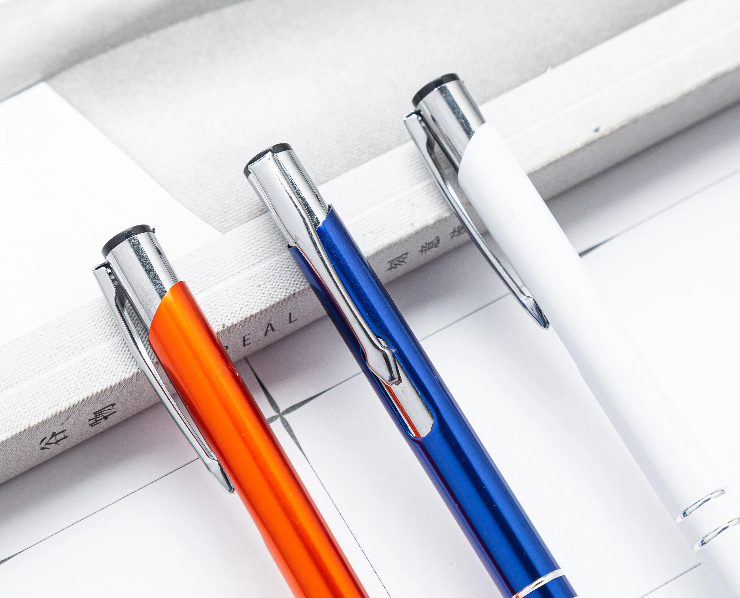 Stocking Multicolor Pen Click Customized Logo Metal Stylus Ballpoint Pen Cheap Price