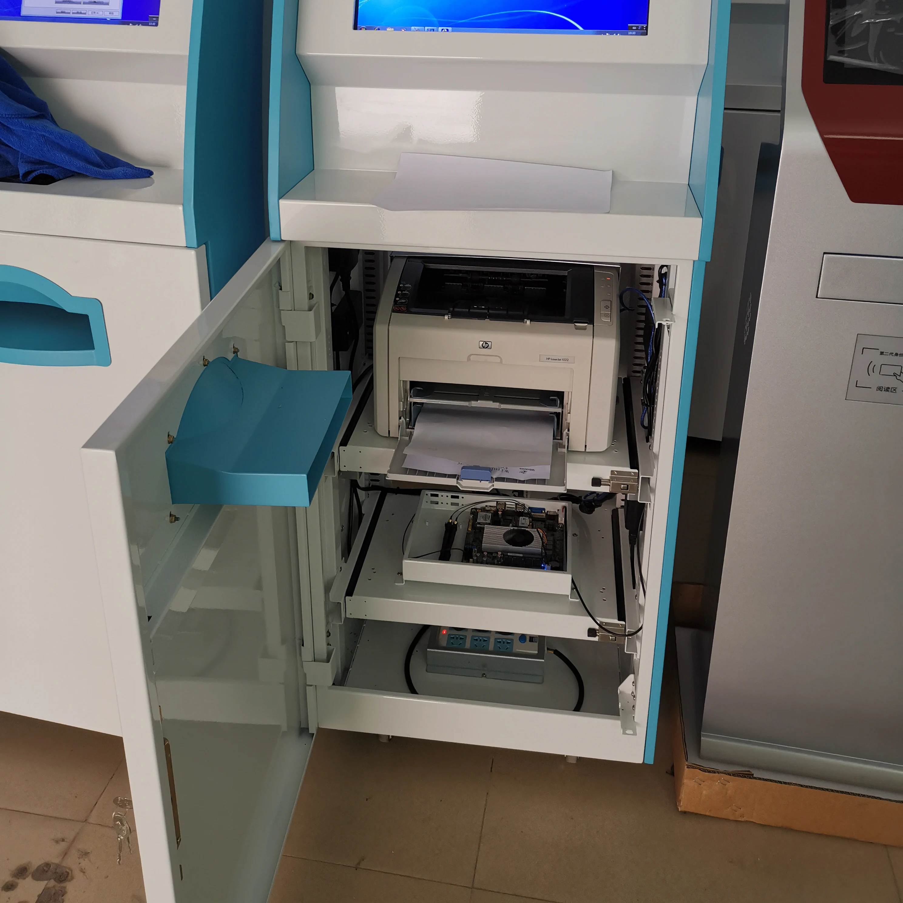 New style queue system machine bank queue kiosk with ticket printer