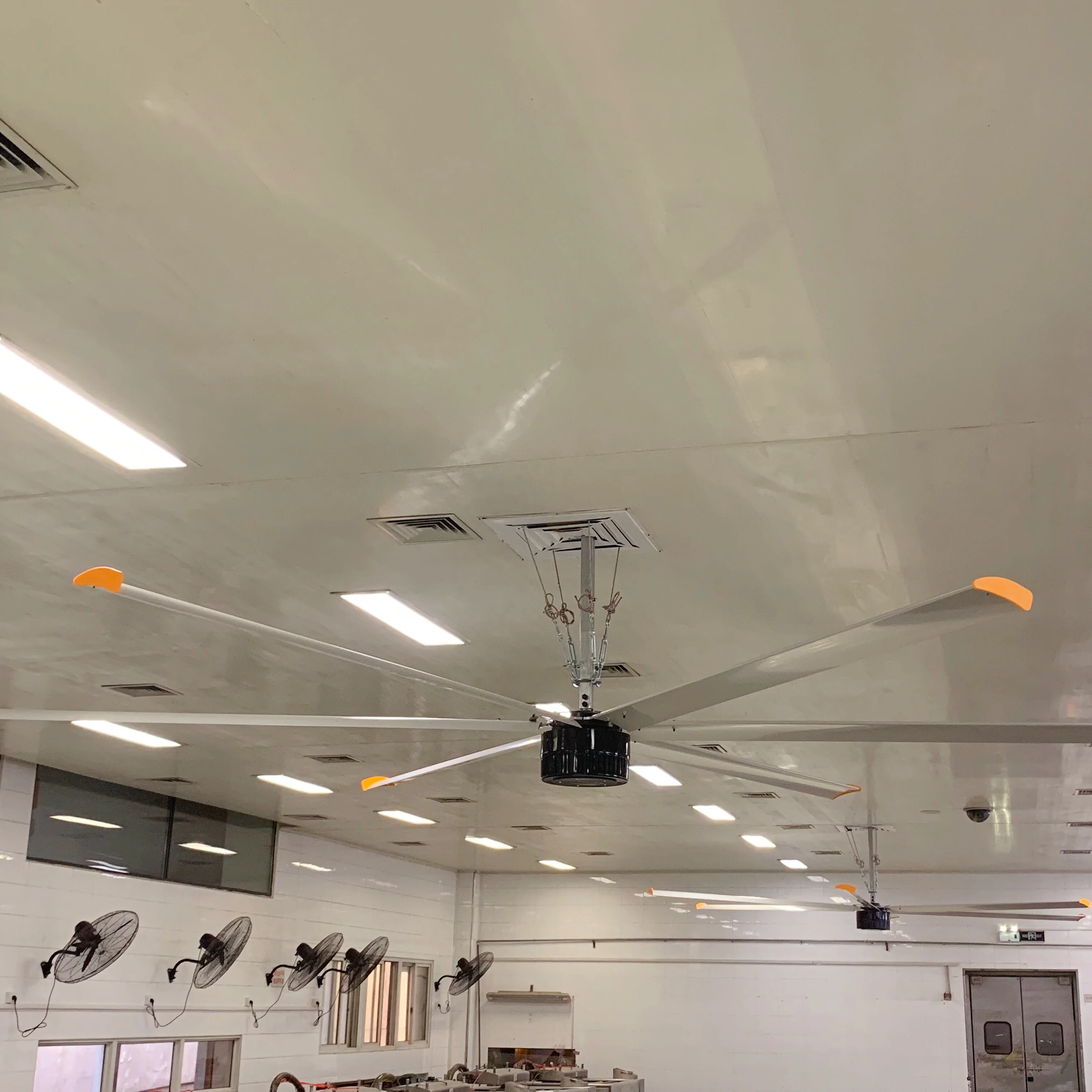 Дешевый промышленный потолочный вентилятор Shanghai Aipu 6,1 м 20 футов с низким оборотом в минуту