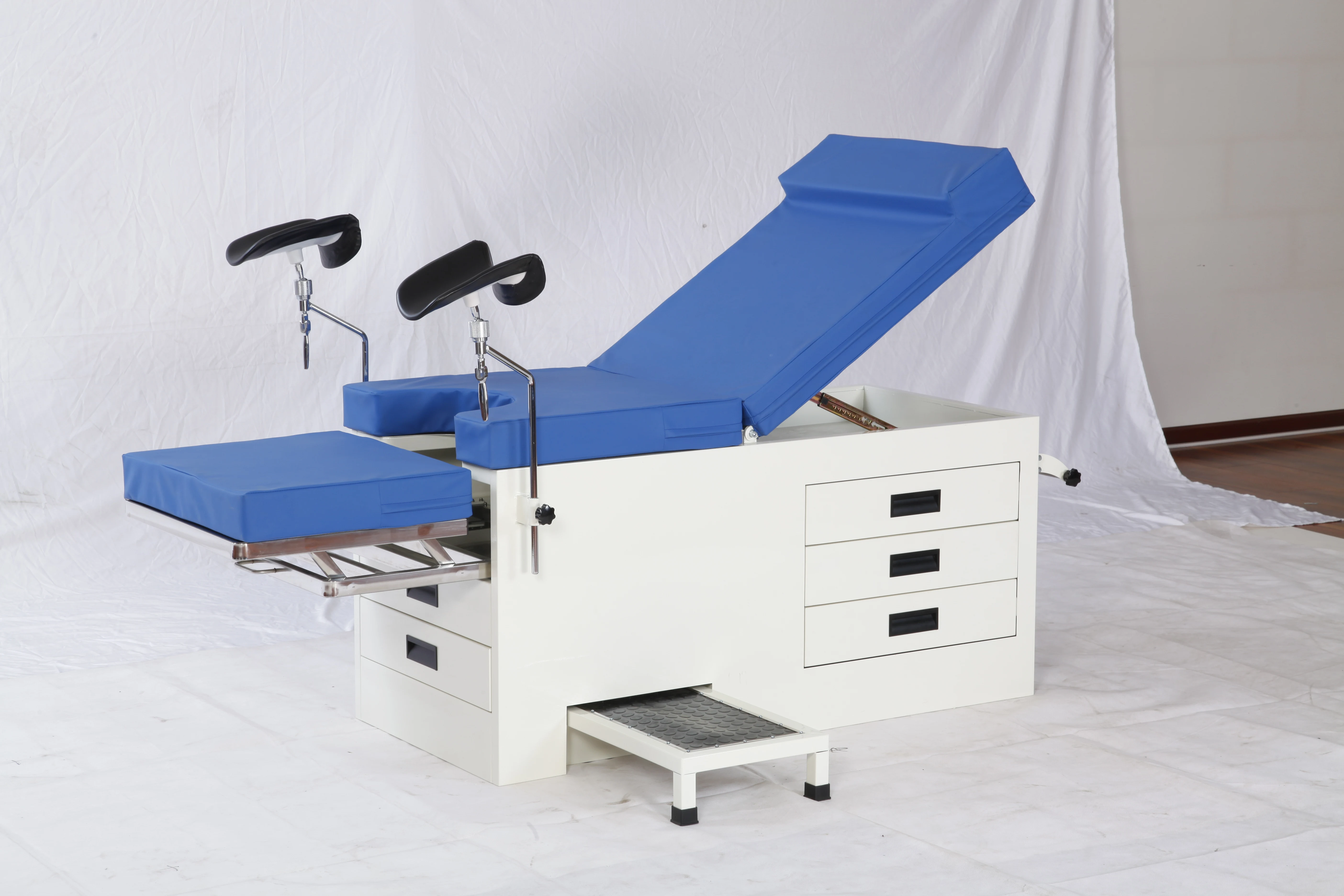 The medical gynecological examination bed cabinet type is optionally equipped with drawers and footstool