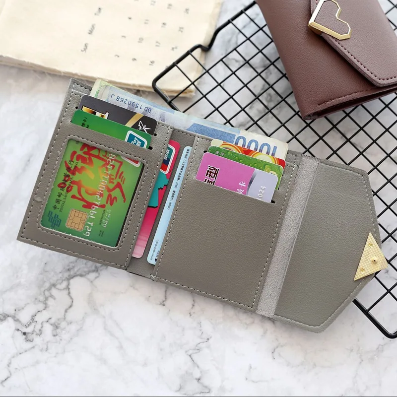 Wholesale 2022 New Vintage Cute Metal Heart PU Leather Short Wallet Girl Student Wallet