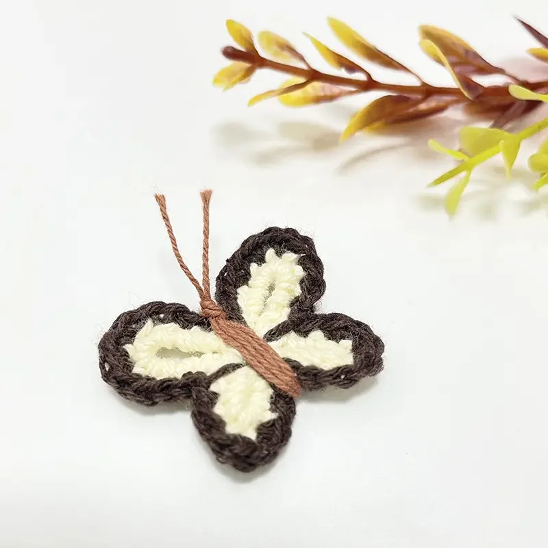 2023 Custom wholesale butterflies crochet fabric iron on patches accessories for kids clothing