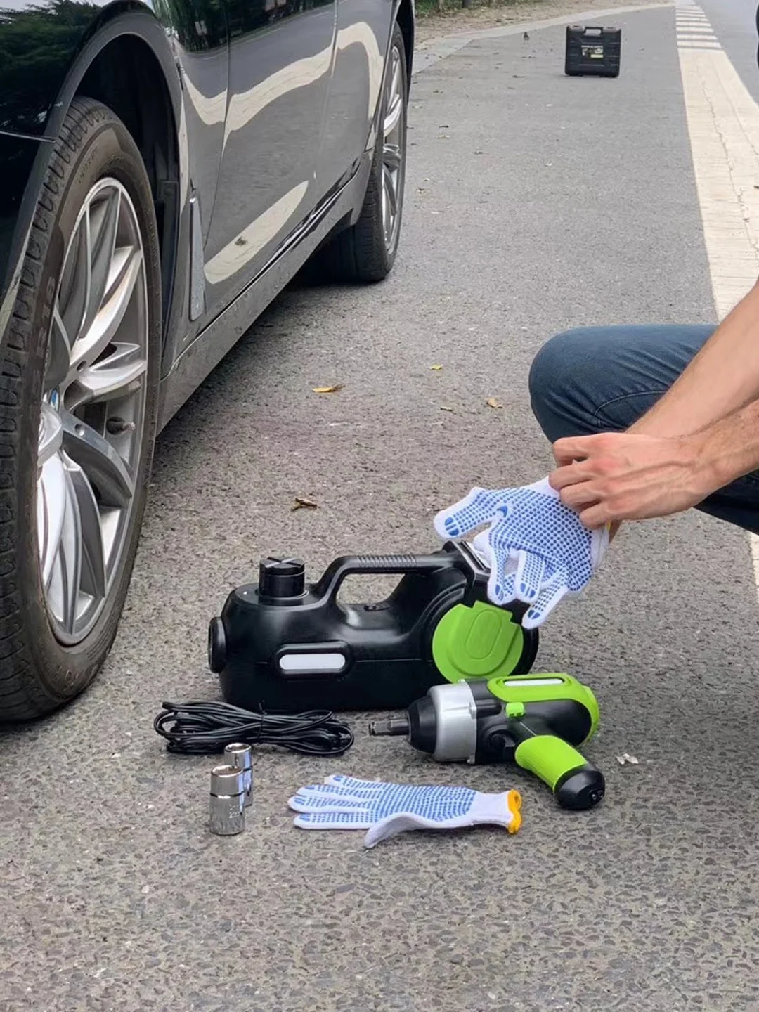 12V Tire Changer Off car 5 Tons On-board Rescue Tools Electric Hydraulic Jack Impact Wrench Set