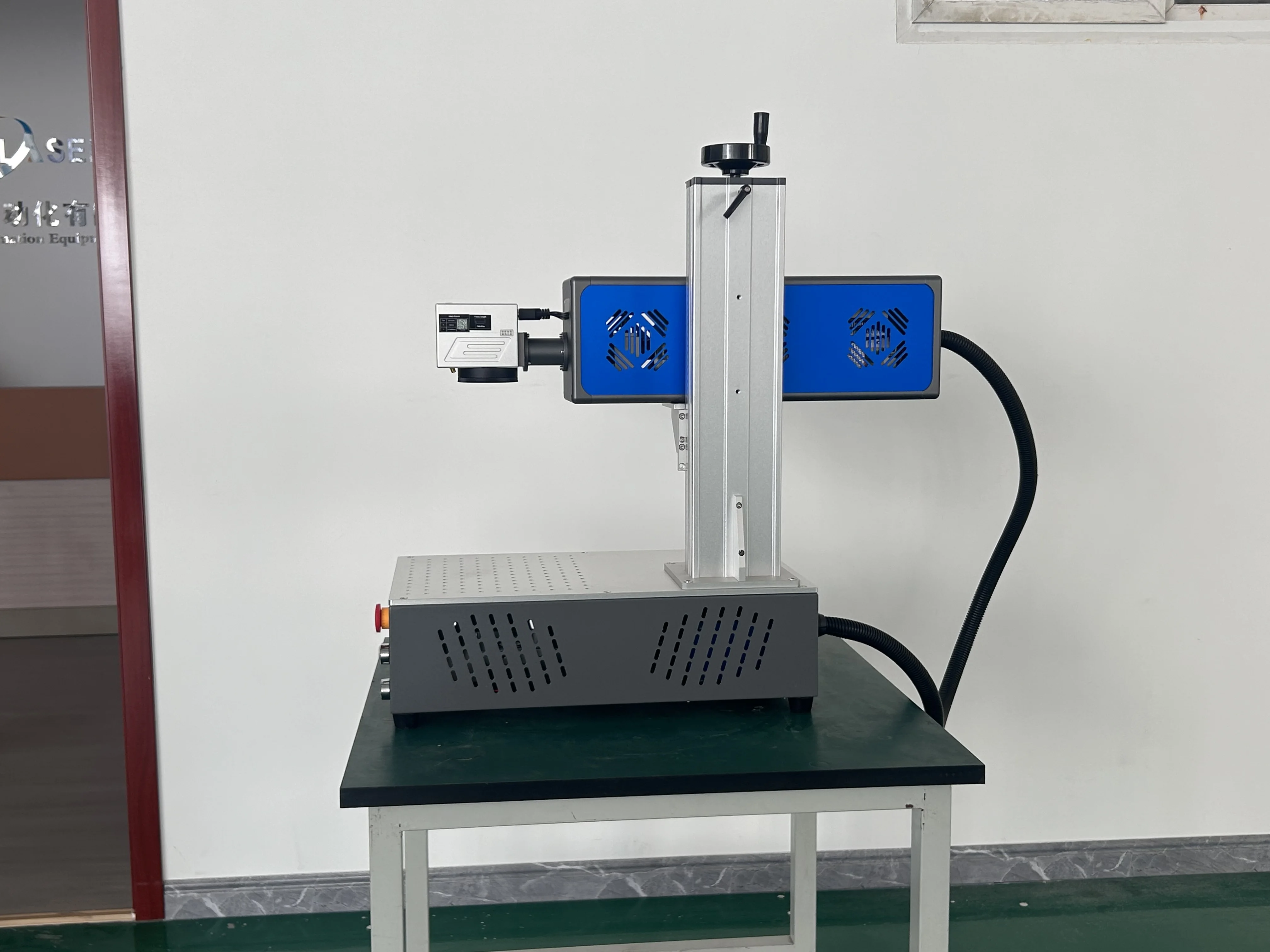 All-in-One CO2 Marker 30W 40W 50W Acrylic Gift Design Dual Color Plate Wood RF Tube CO2 Laser Marker for good news