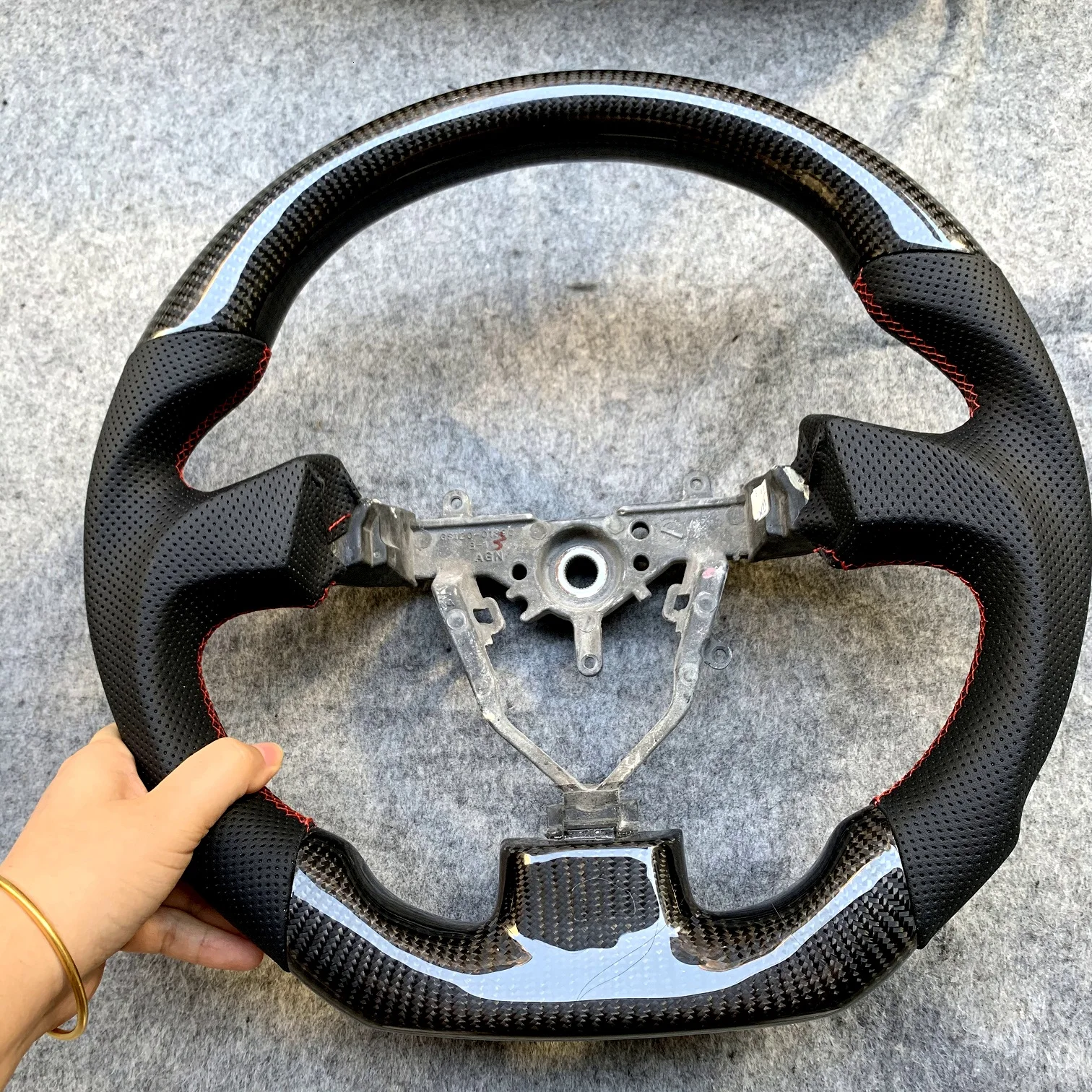 Factory supply best quality carbon fiber steering wheel for Subaru-wrx sti 03-07 customize subaru-steering wheel for sale