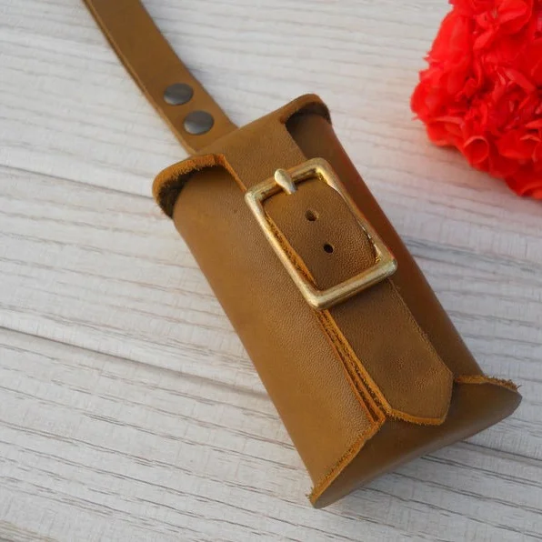 Wholesale Custom Biodegradable Brown Leather Roll Dog Poop Waste Bag Holder Leash Attachment  POP-0021