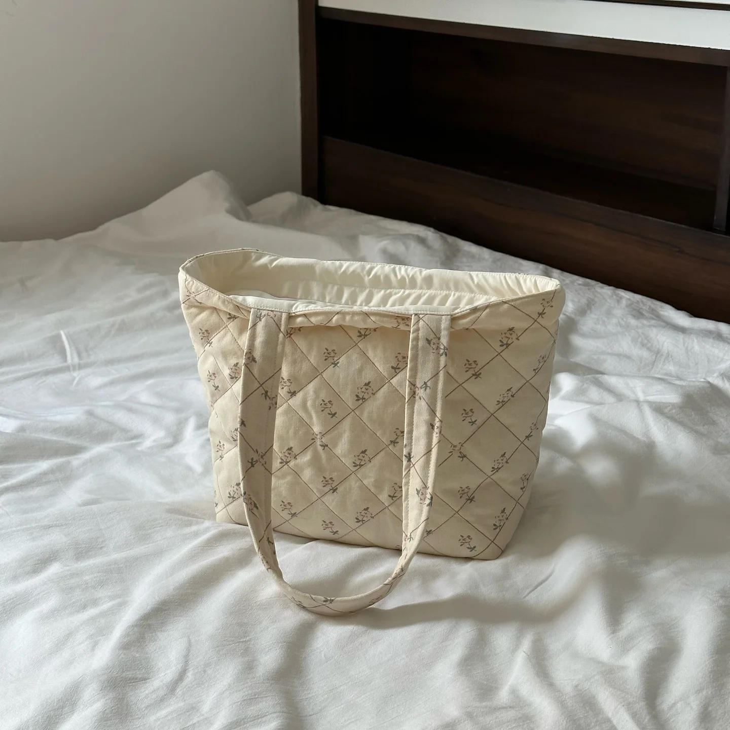 Custom Size Logo Floral Print Cotton Puffy Quilted Padded Women Shoulder Tote Shopping Bag With Zipper
