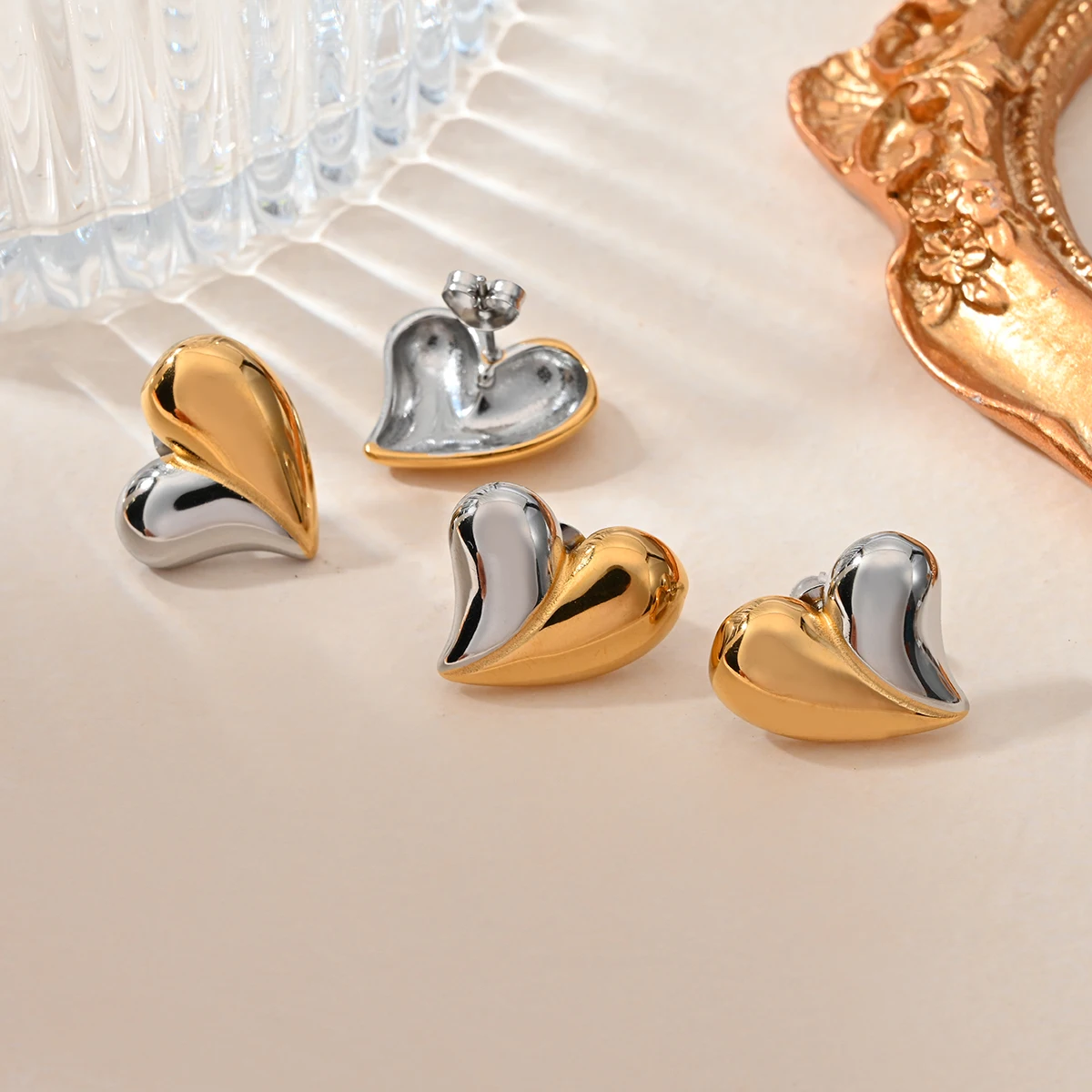 Dainty Women Fashion Jewelry 14K Gold Plated Heart Shaped Stud Earrings Non Tarnish Stainless Steel Heart Earrings Jewelry