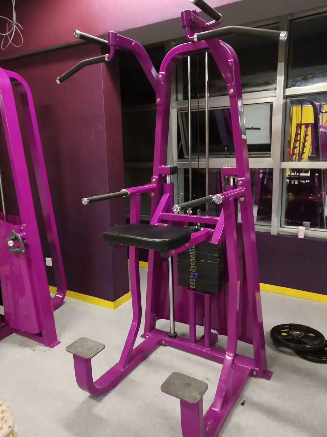 Промышленный Стандартный силовой аппарат Dip Chin Training Machine