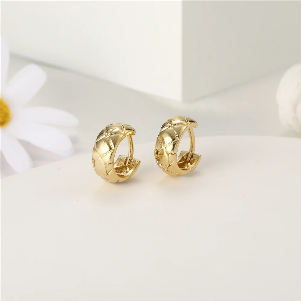 New Fashion Hoop Cartilage Huggie Hoops Earring Copper With CZ Hoop Earring Helix Tragus Rook Daith Piercings Women