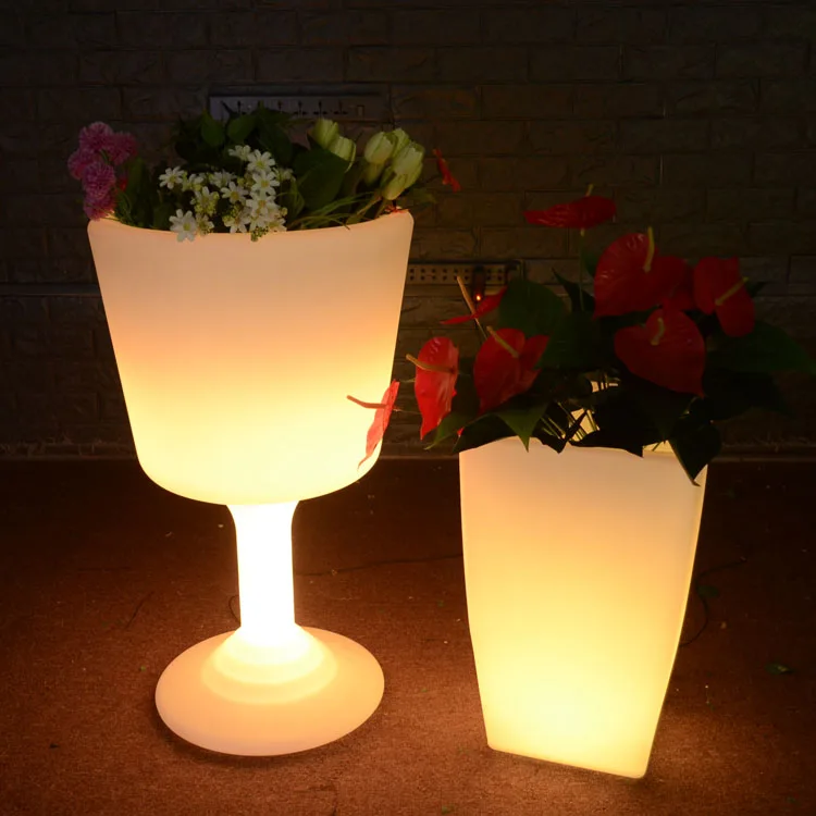 2024 Hot sales oval shape Led wine whiskey champagne buckets of beer PE plastic ice bucket