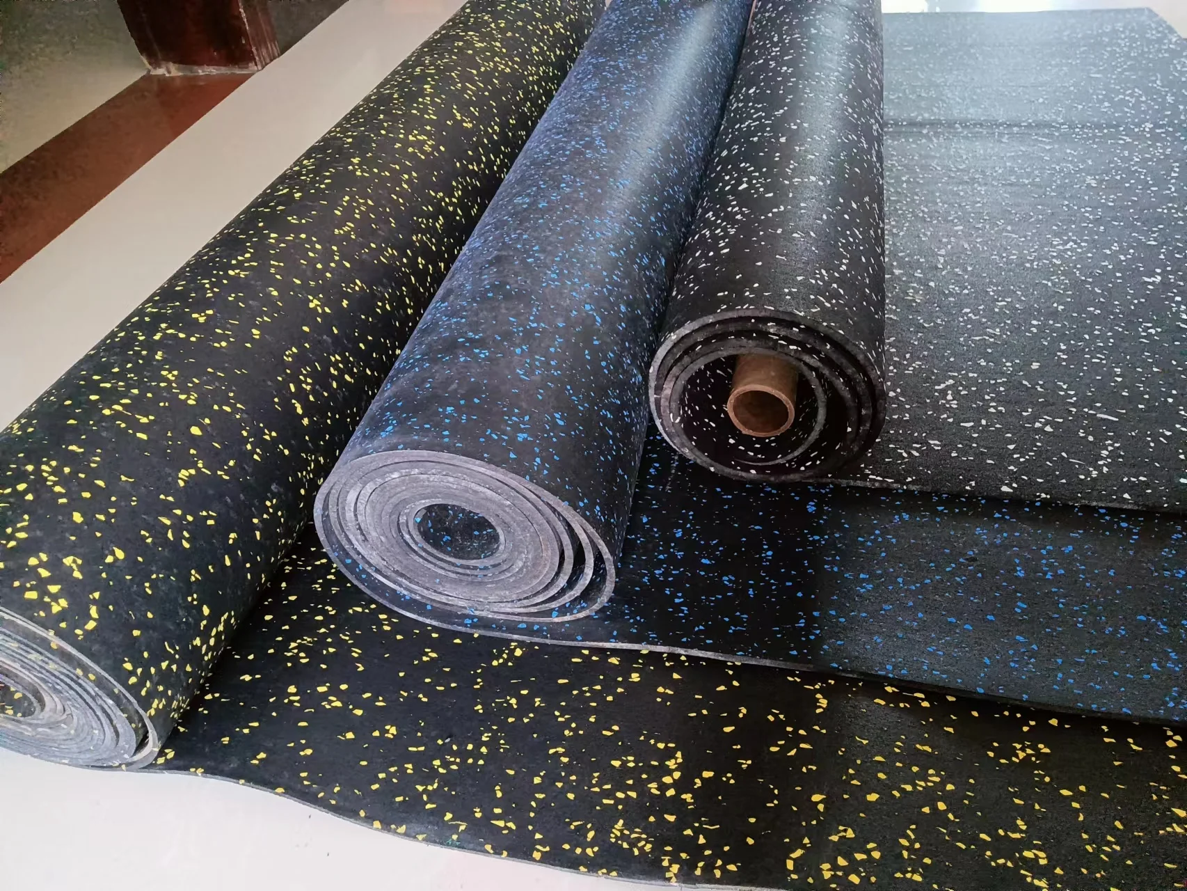 DENSITY 1100kg/m3 Gym Rubber Flooring Epdm& Sbr 2-10mm Thickness Rubber Floor Roll for Gym