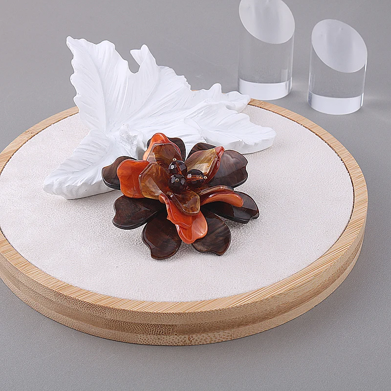 Custom brooch Acrylic sheet Handmade Crystal Flower Fashionable pins For Women Brooch