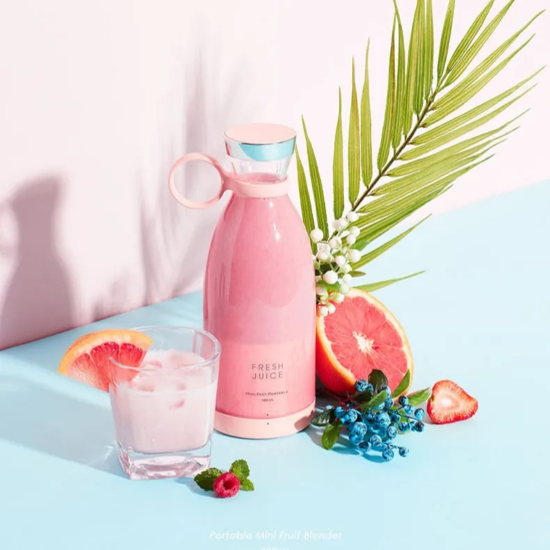 Trending product  portable blender Personal Size wireless charge mini Rechargeable blender Juice blender for personal